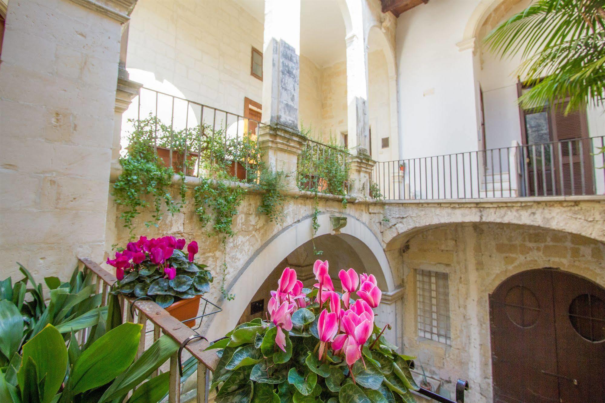 B&B Casa Li Santi Lecce Luaran gambar